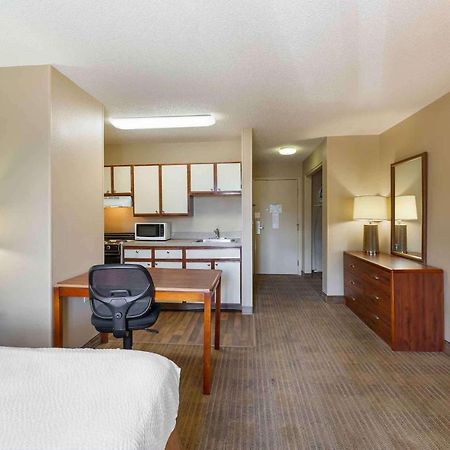 Suburban Studios Copley Akron West Extérieur photo