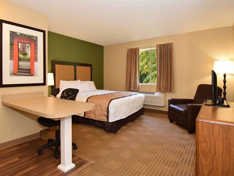Suburban Studios Copley Akron West Extérieur photo