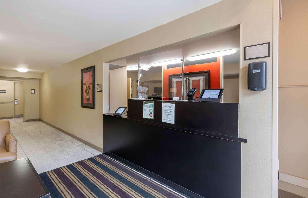 Suburban Studios Copley Akron West Extérieur photo