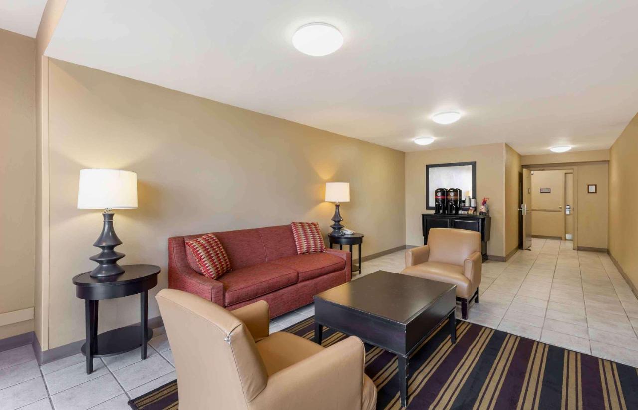 Suburban Studios Copley Akron West Extérieur photo