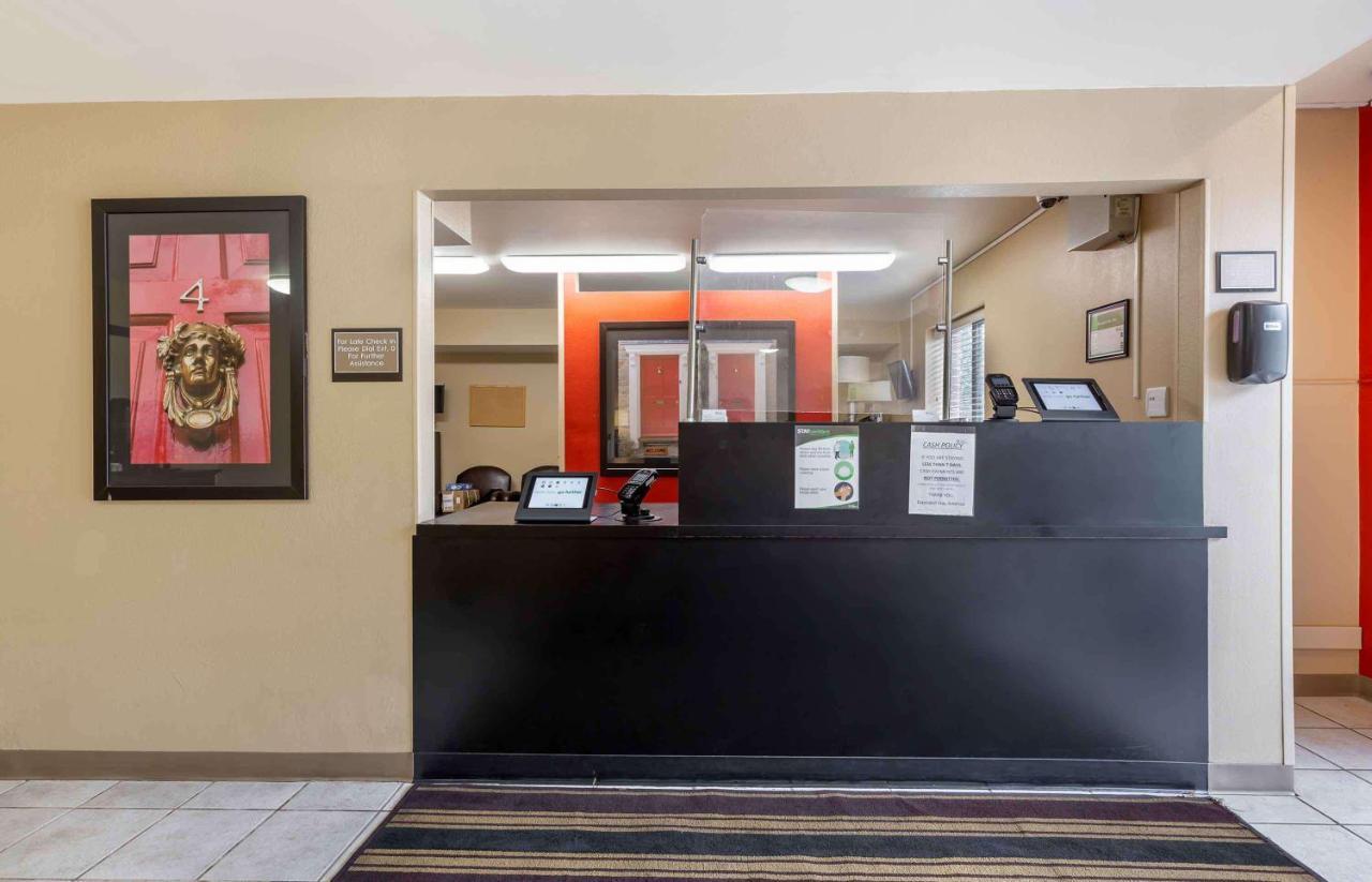 Suburban Studios Copley Akron West Extérieur photo