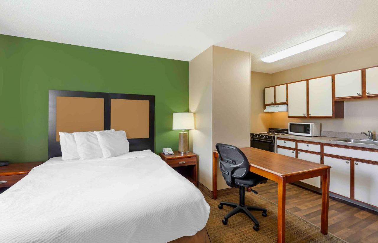 Suburban Studios Copley Akron West Extérieur photo