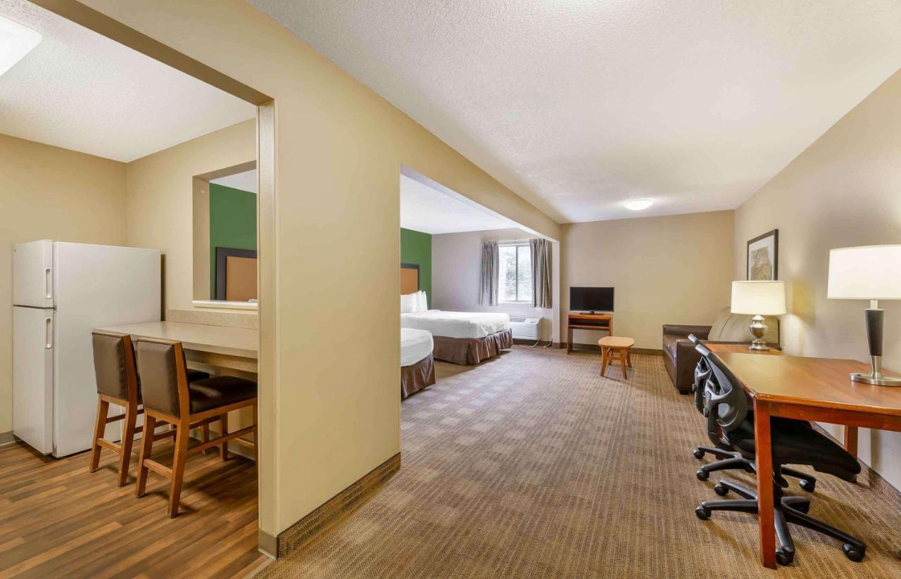 Suburban Studios Copley Akron West Extérieur photo