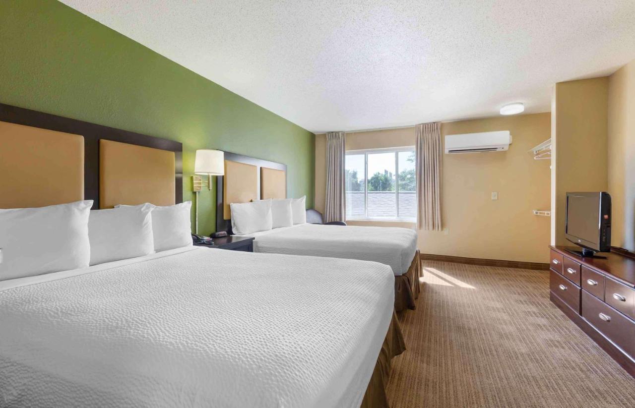 Suburban Studios Copley Akron West Extérieur photo