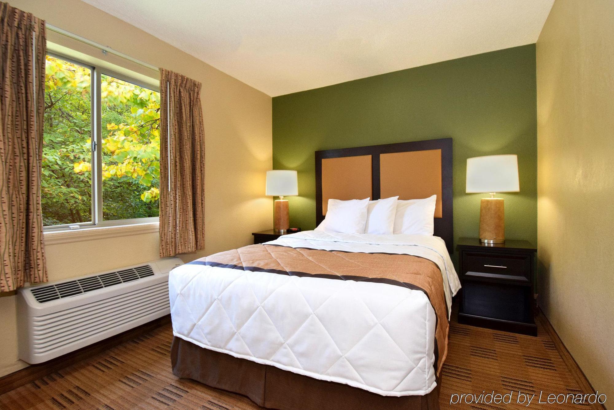 Suburban Studios Copley Akron West Extérieur photo