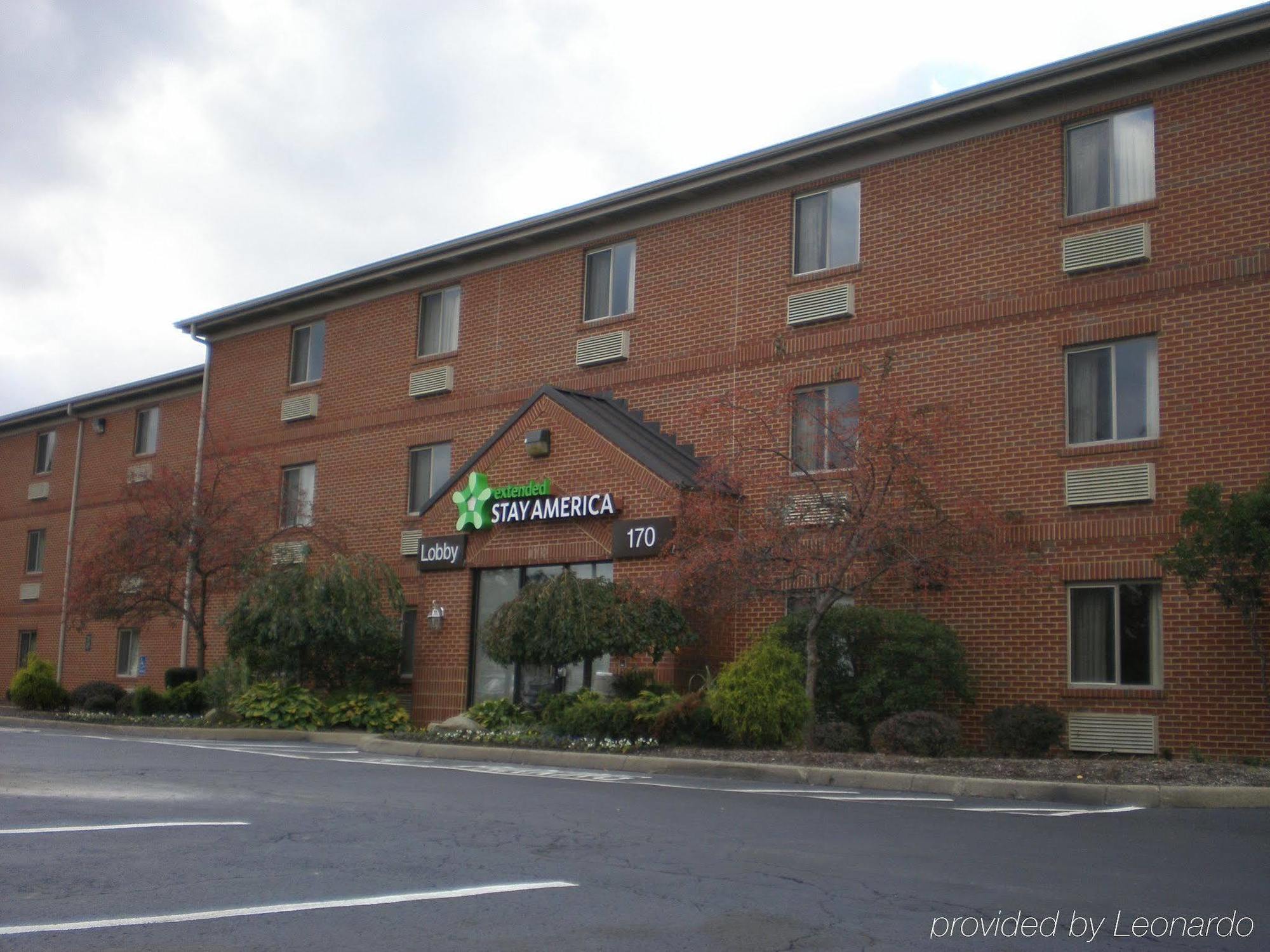 Suburban Studios Copley Akron West Extérieur photo