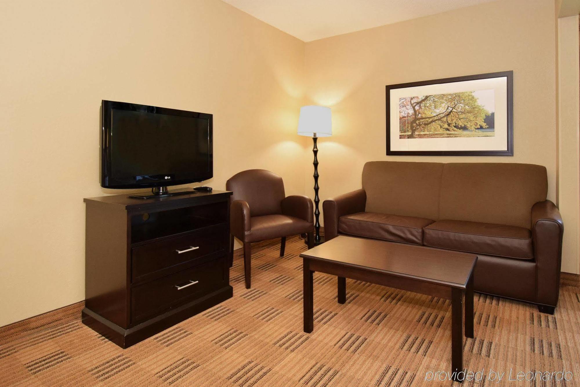 Suburban Studios Copley Akron West Extérieur photo