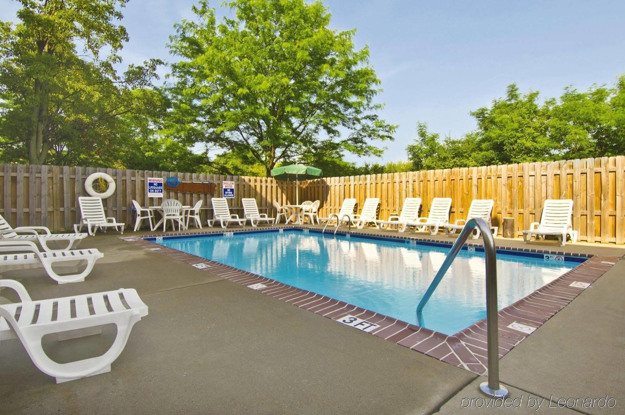 Suburban Studios Copley Akron West Extérieur photo